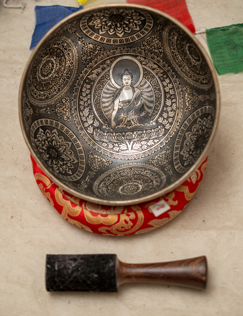 Shakyamuni Buddha Singing Bowl for meditation.
