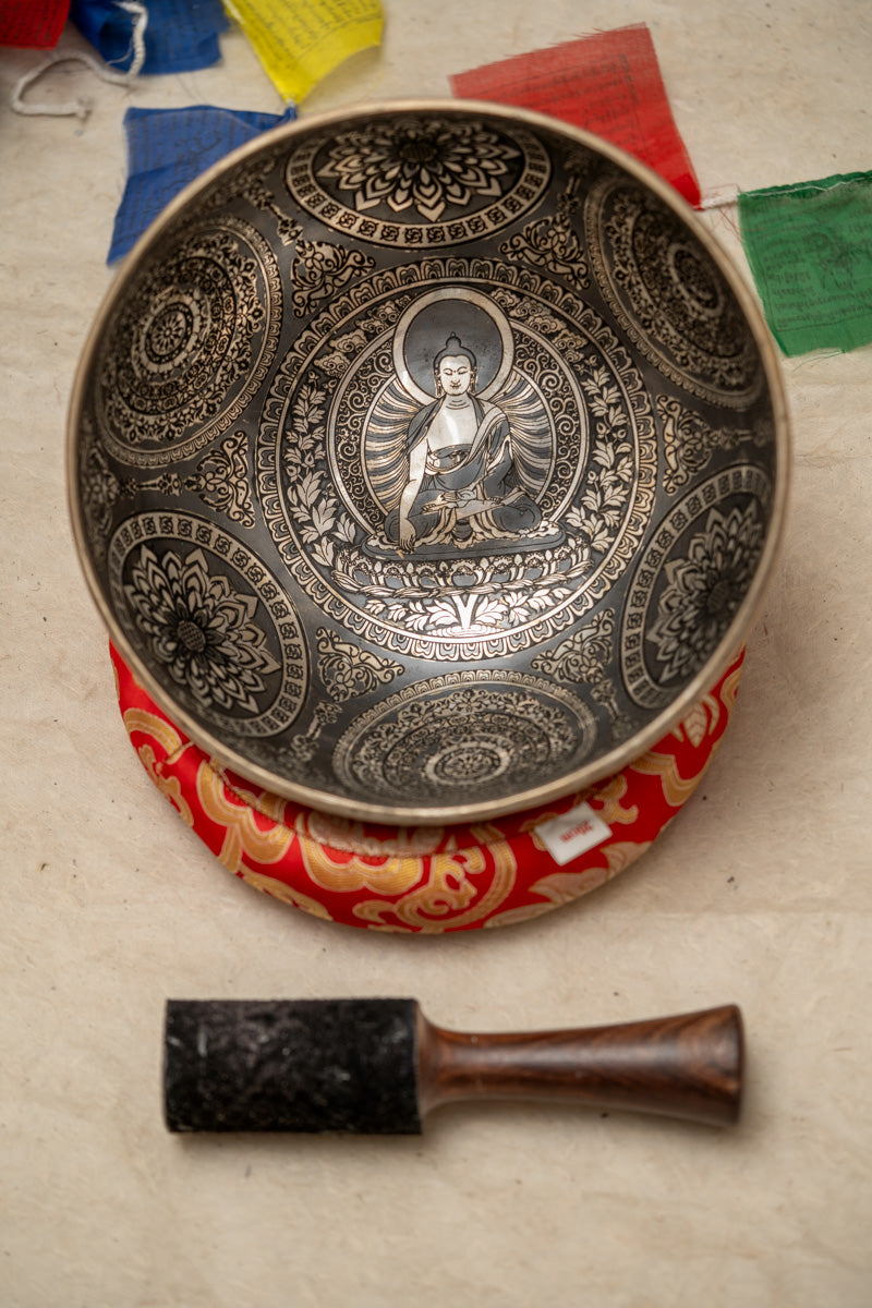Shakyamuni Buddha Singing Bowl for meditation.