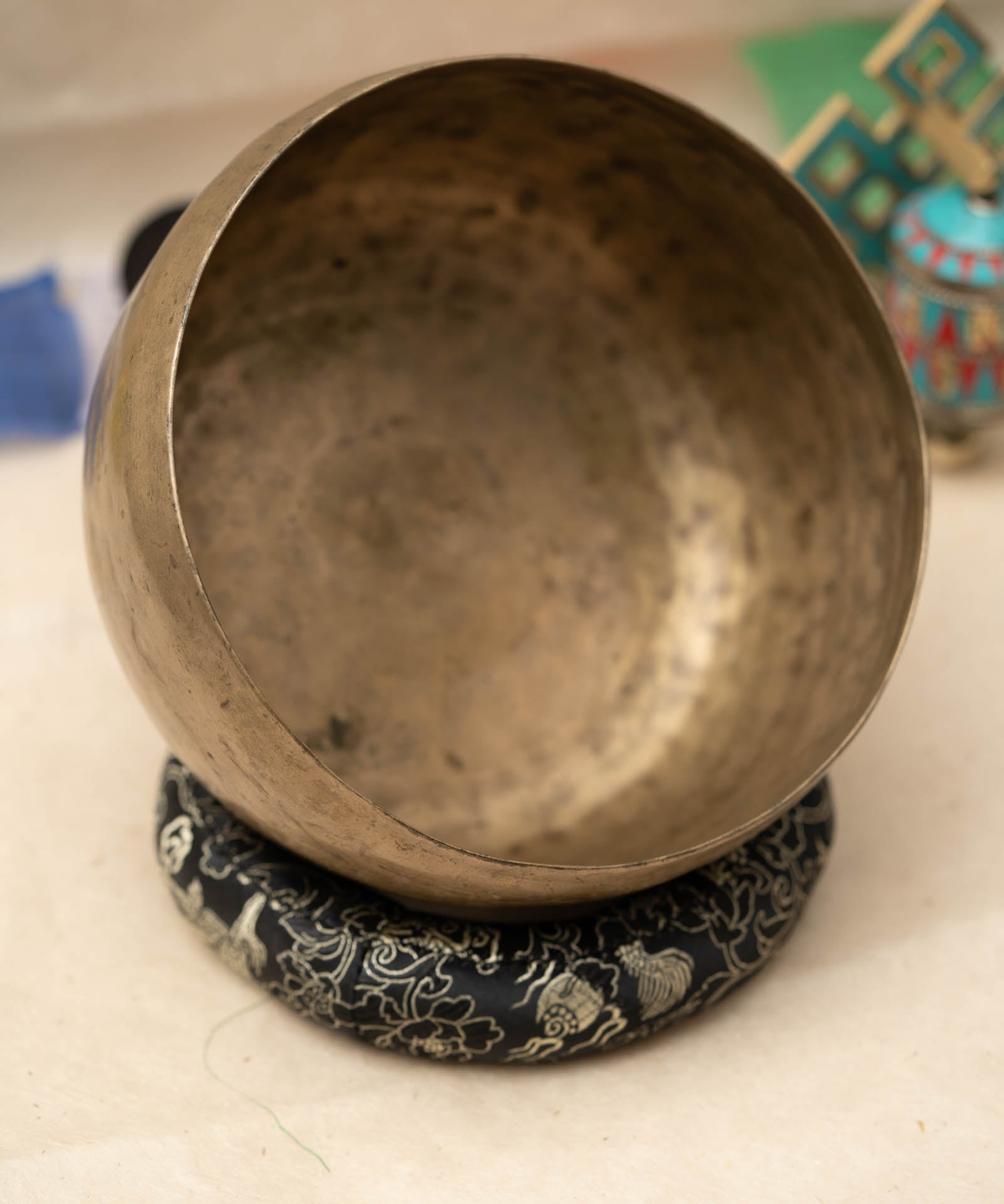 Thadobati Singing Bowl (Lower E3 & Higher B4) for chakra healing