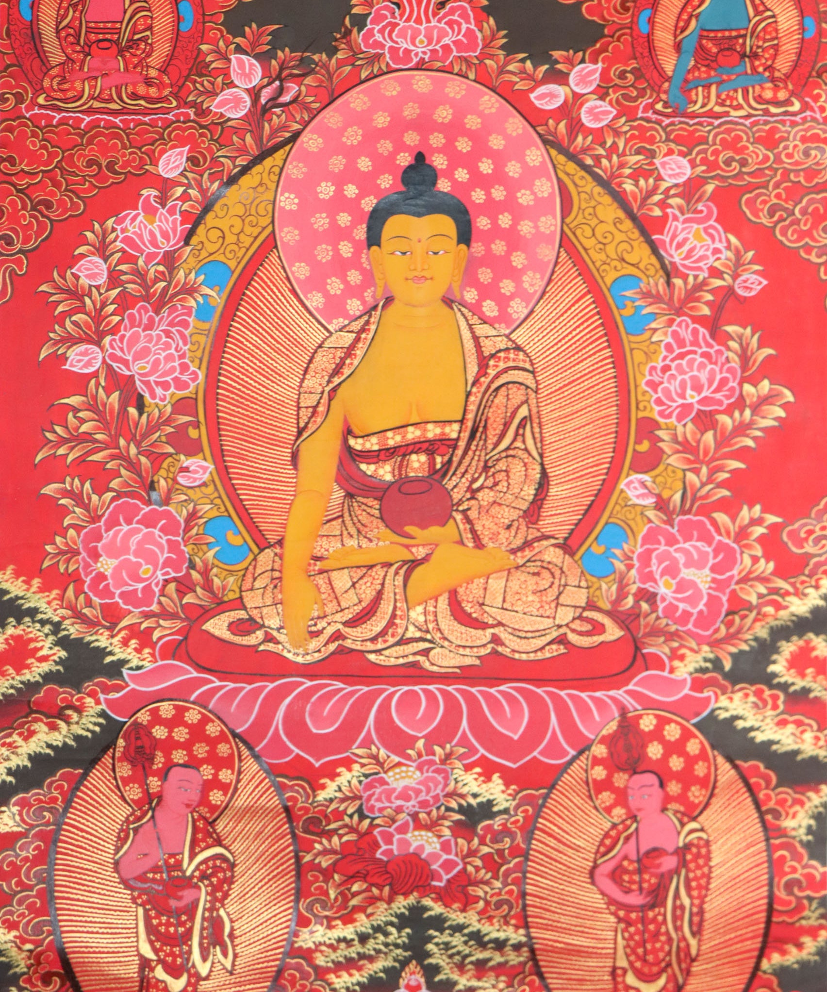 Shakyamuni Buddha Thangka is believed to bring auspiciousness and positive energy.