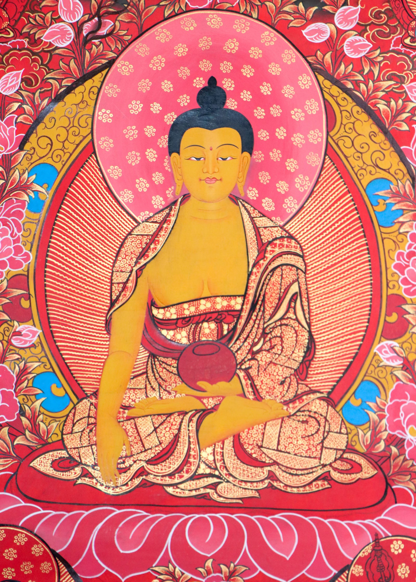 Shakyamuni Buddha Thangka is believed to bring auspiciousness and positive energy.