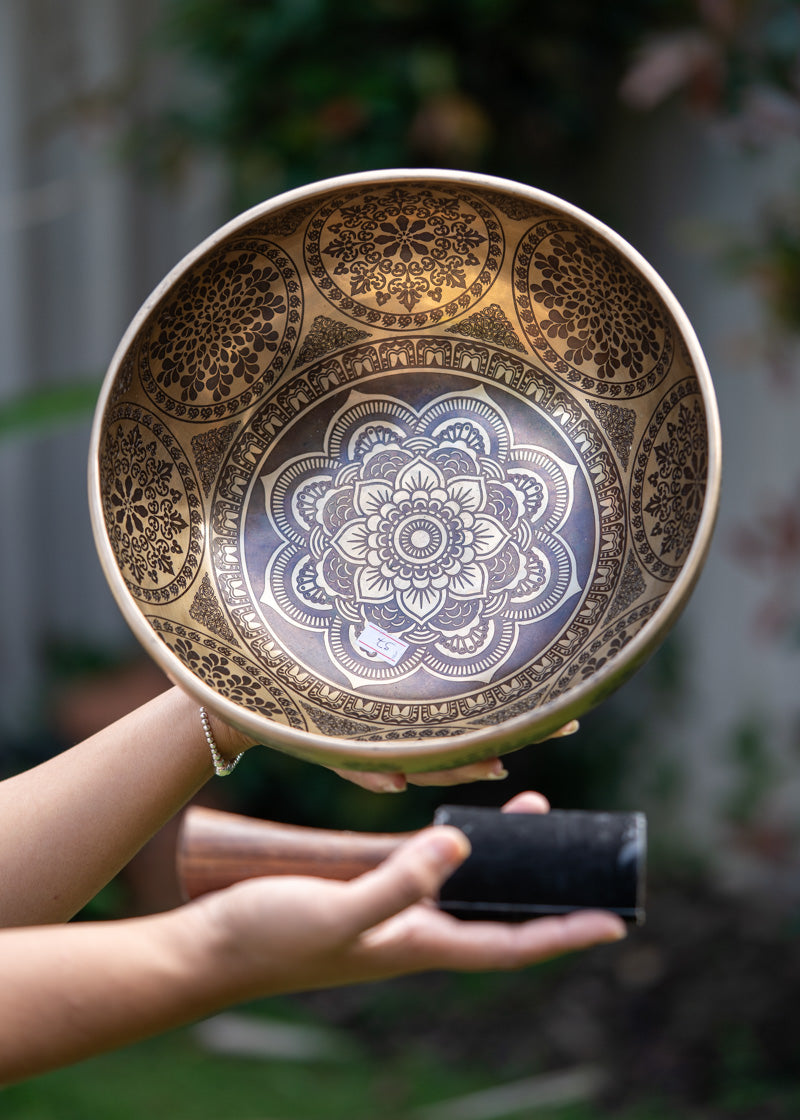 Lotus Cosmos Tibetan Singing Bowl for sound therapy.