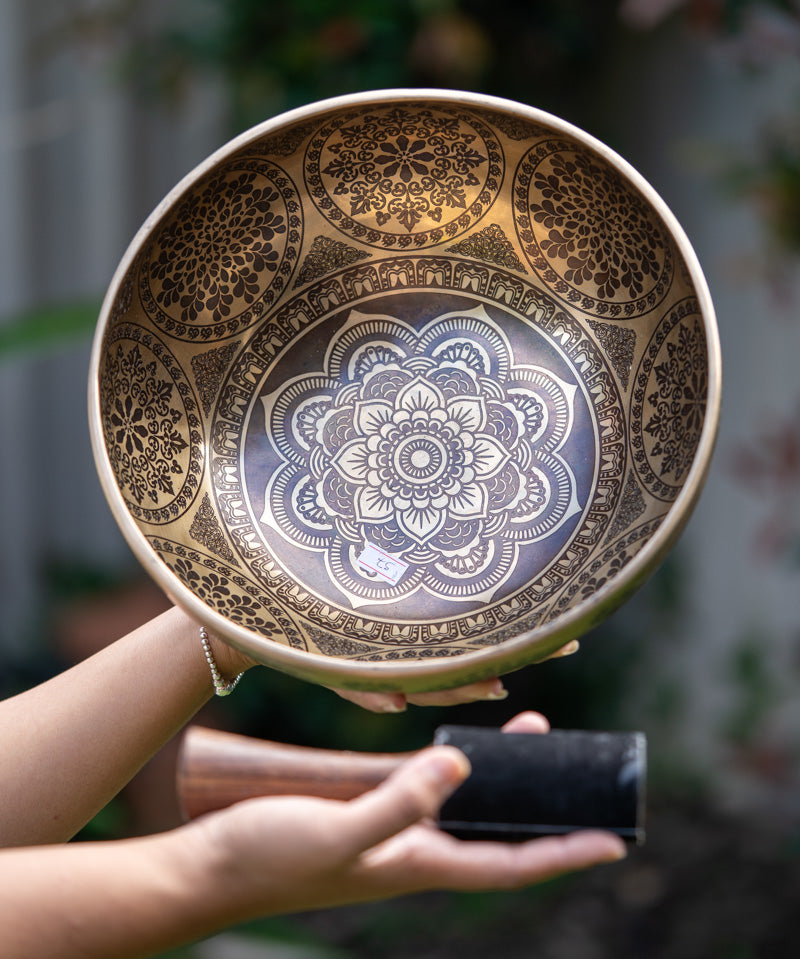 Lotus Cosmos Tibetan Singing Bowl for sound therapy.