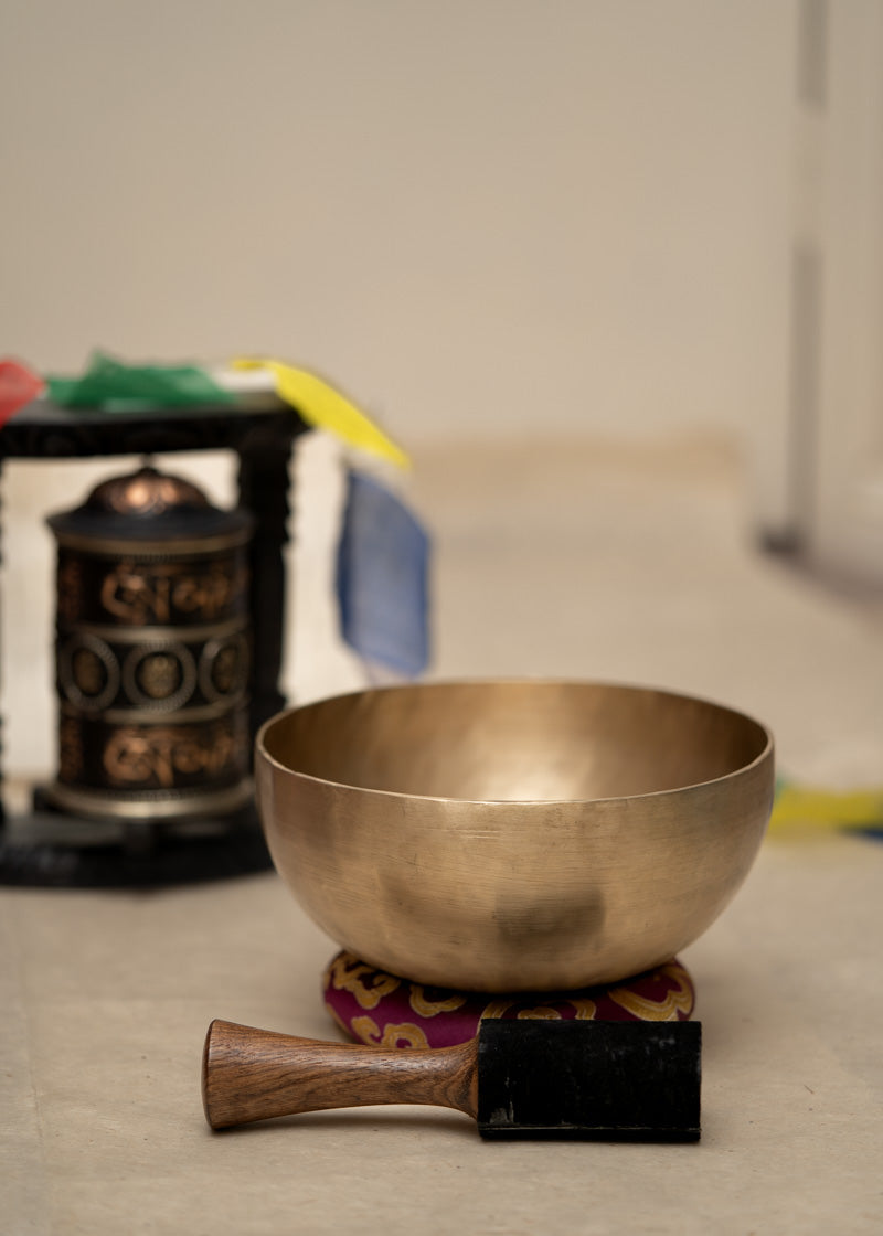 Handmade singing bowl for healers