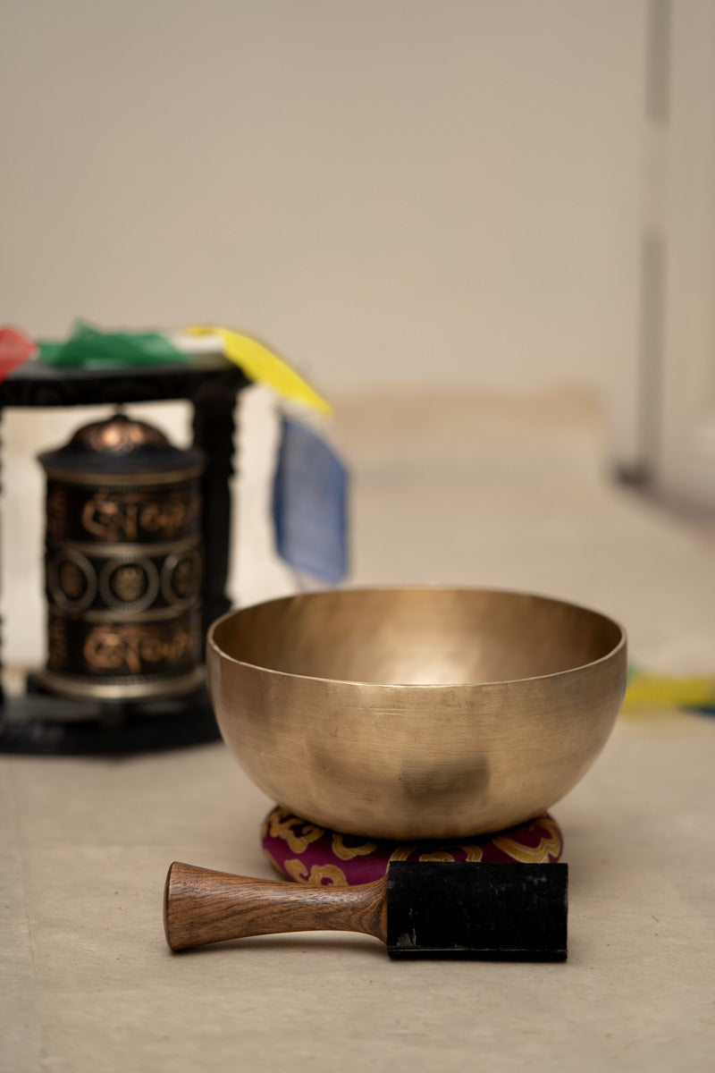 Handmade singing bowl for healers