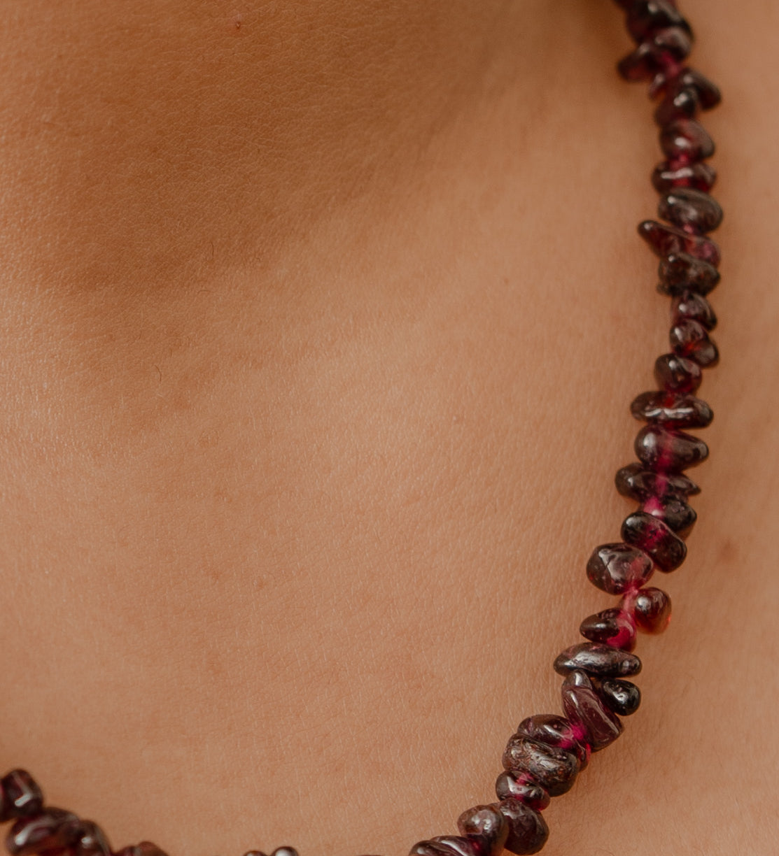 Red Garnet crystal chips necklace wine color 