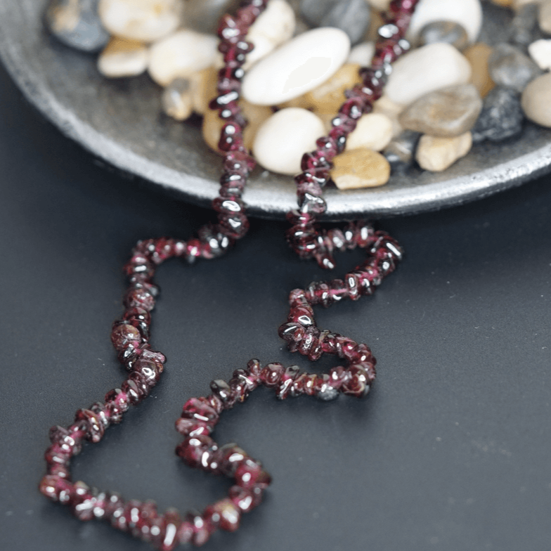Red Garnet crystal chips necklace wine color 