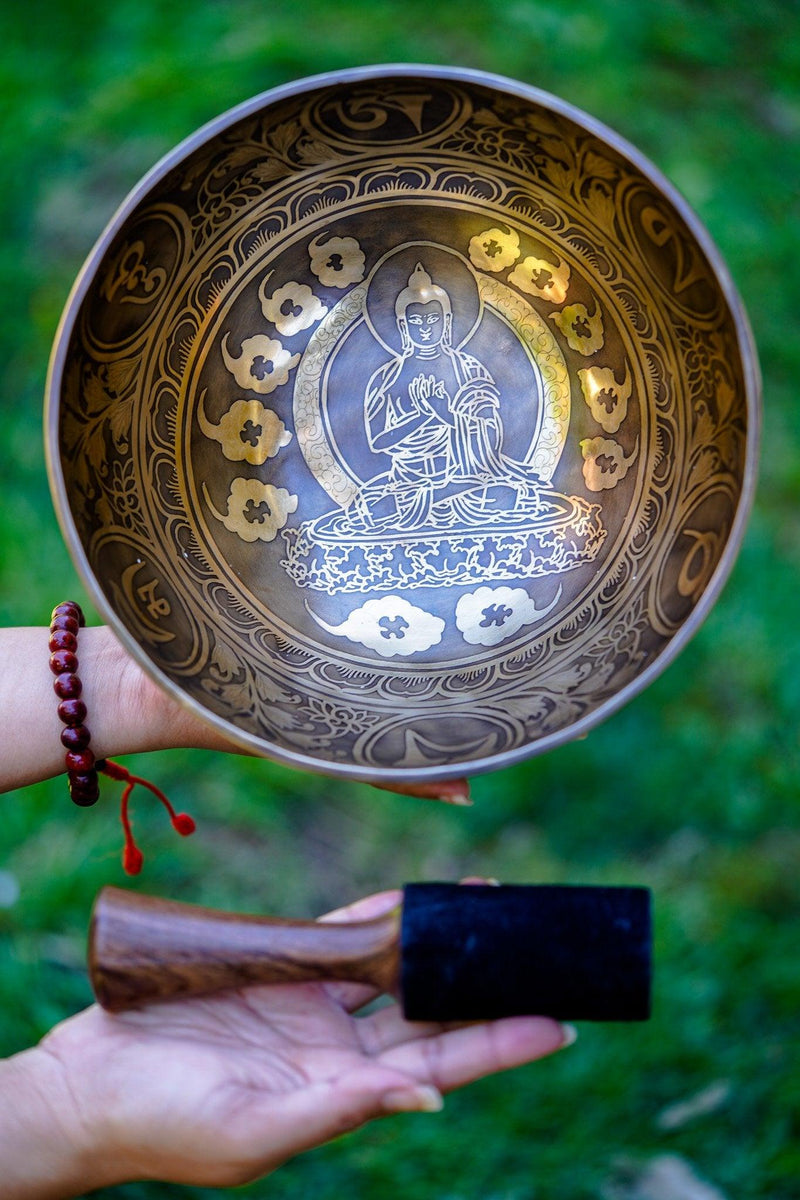 Buddha Singing Bowl for sound healing. A complete set of Singing bowl