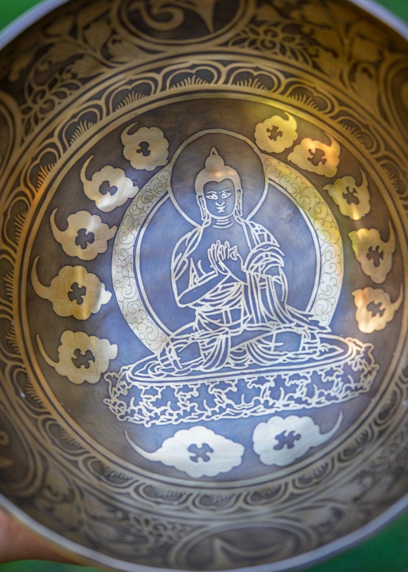 Buddha Singing Bowl for sound healing. A complete set of Singing bowl