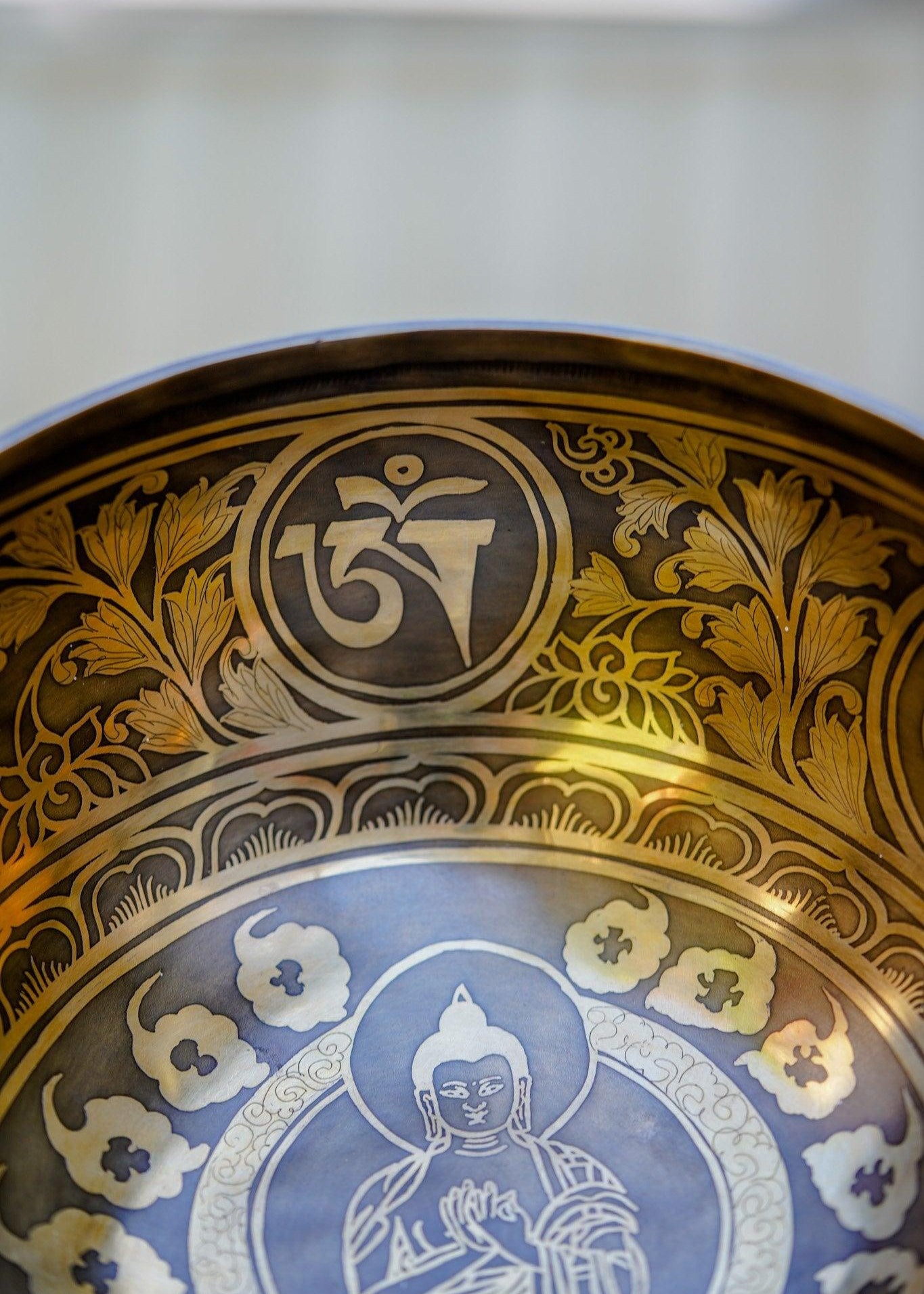 Buddha Singing Bowl for sound healing. A complete set of Singing bowl