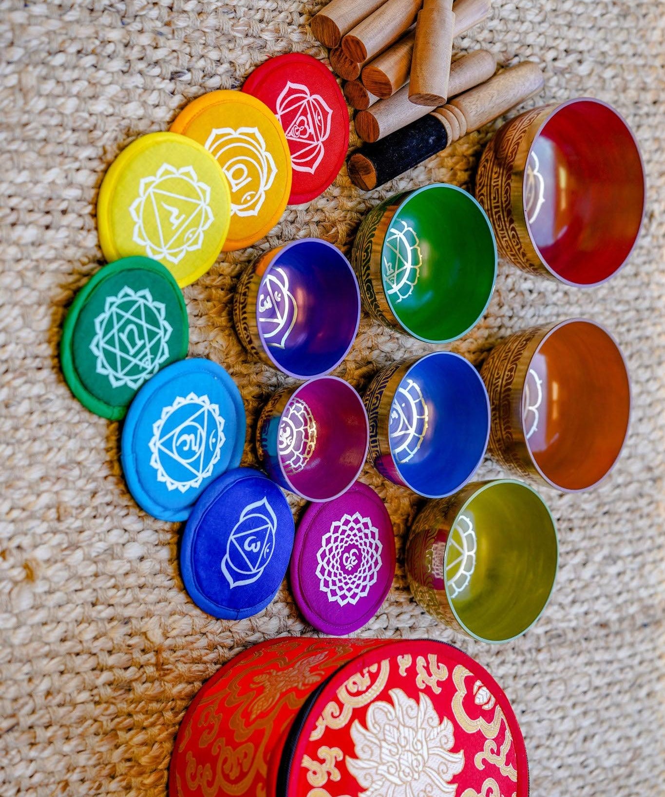 7 Colourful Singing Bowl Chakra Set - Himalayas Shop