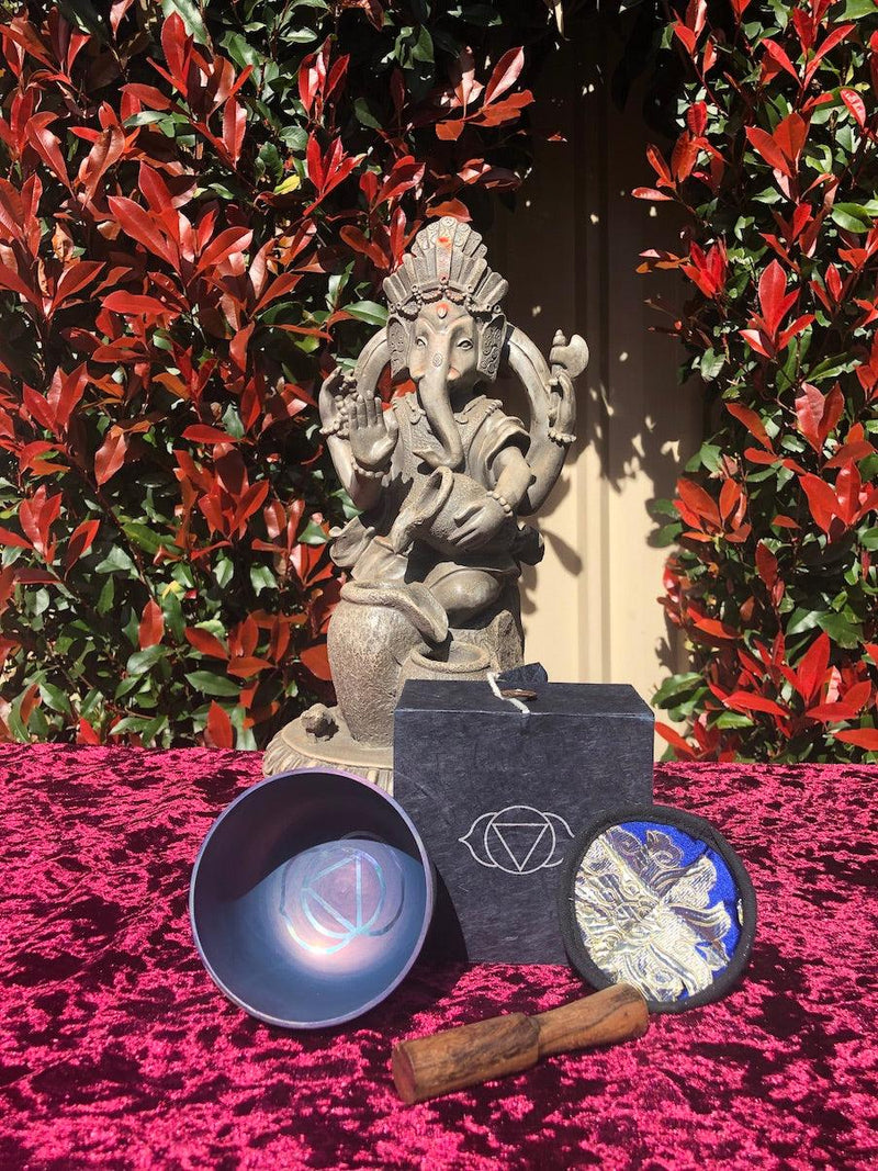 perfect spiritual gift for your loved one to encourage them and fill their life with positive energy | chakra bowls | bodhi seed bracelets.