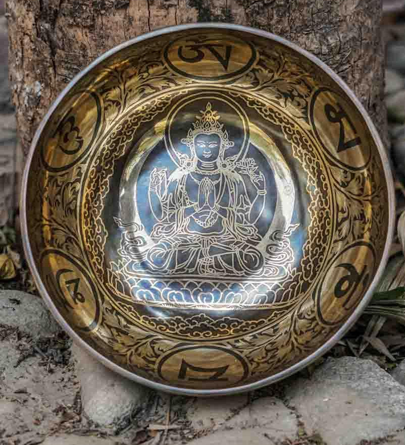 Chengresi Singing Bowl for meditation and healing. Large size Singing Bowl for Altar space.