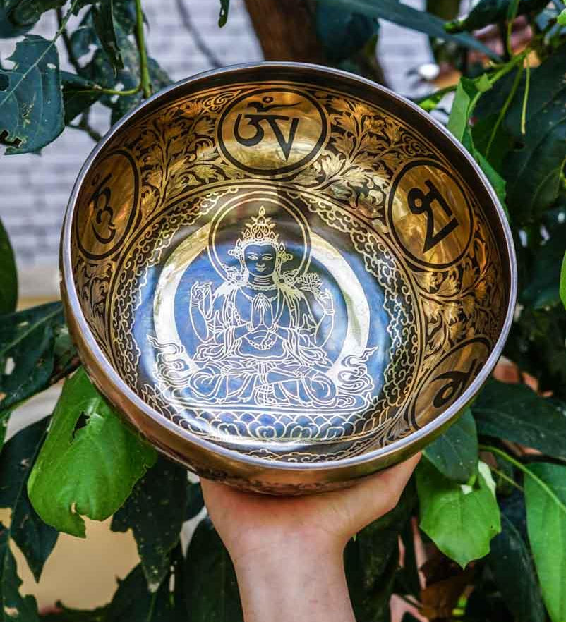 Chengresi Singing Bowl for meditation and healing. Large size Singing Bowl for Altar space.