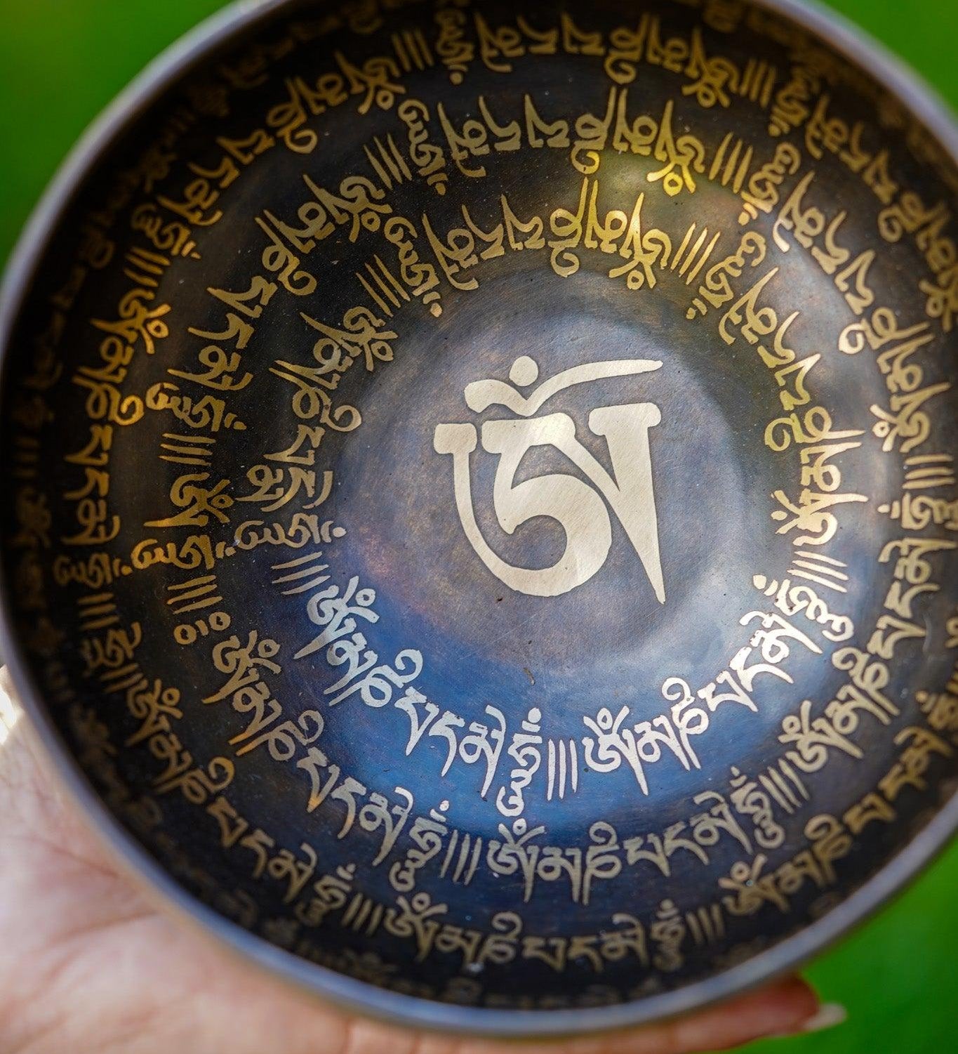 Om Mantra Singing Bowl - Himalayas Shop