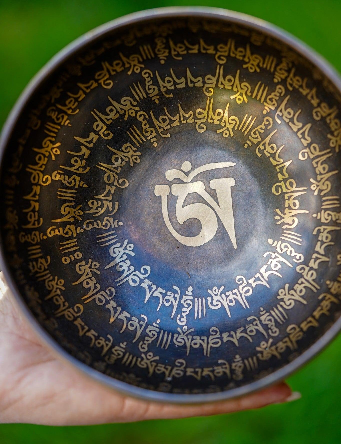 Om Mantra Singing Bowl - Himalayas Shop