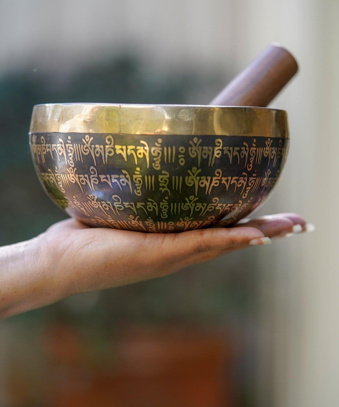 Om Mantra Singing Bowl - Himalayas Shop