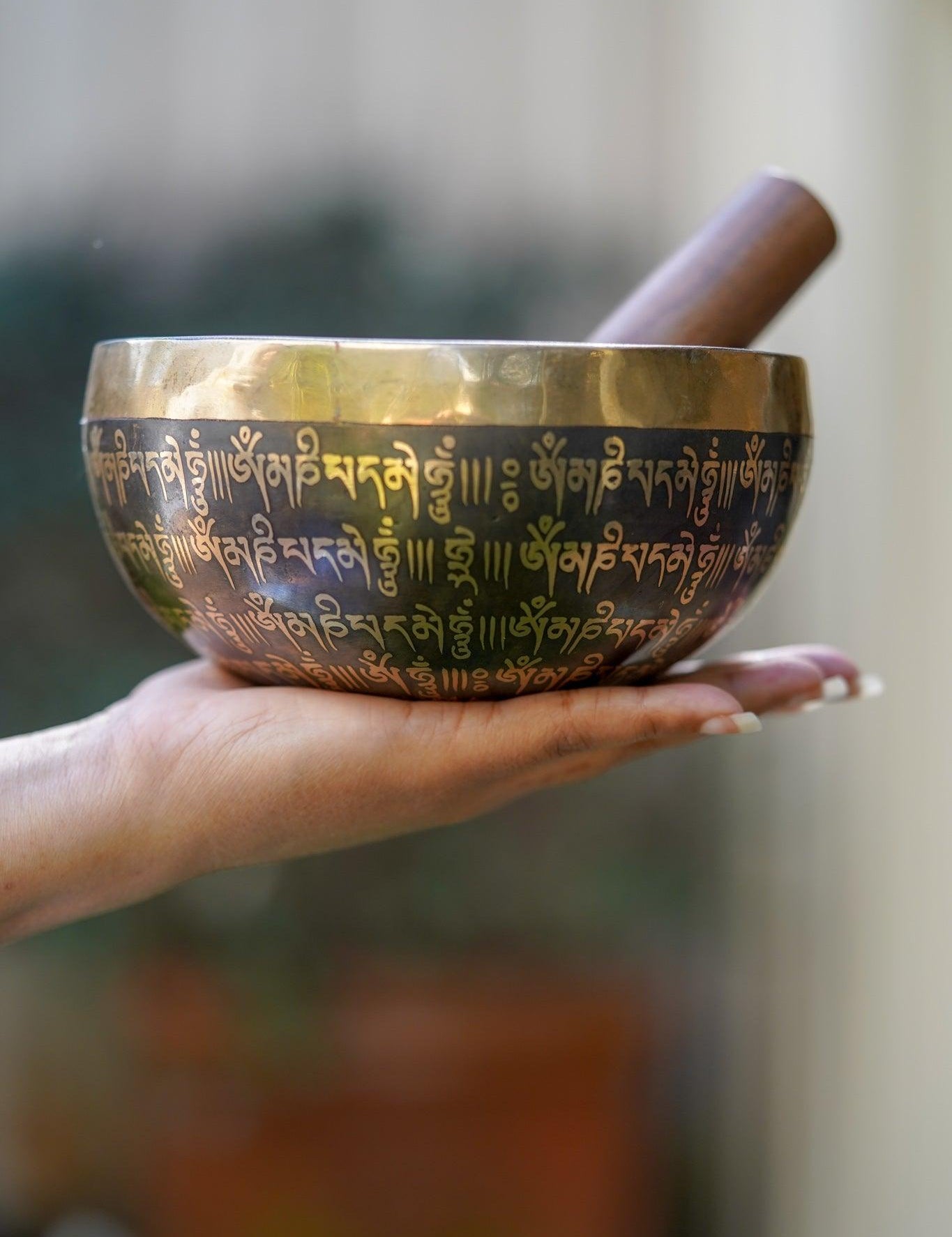 Om Mantra Singing Bowl - Himalayas Shop
