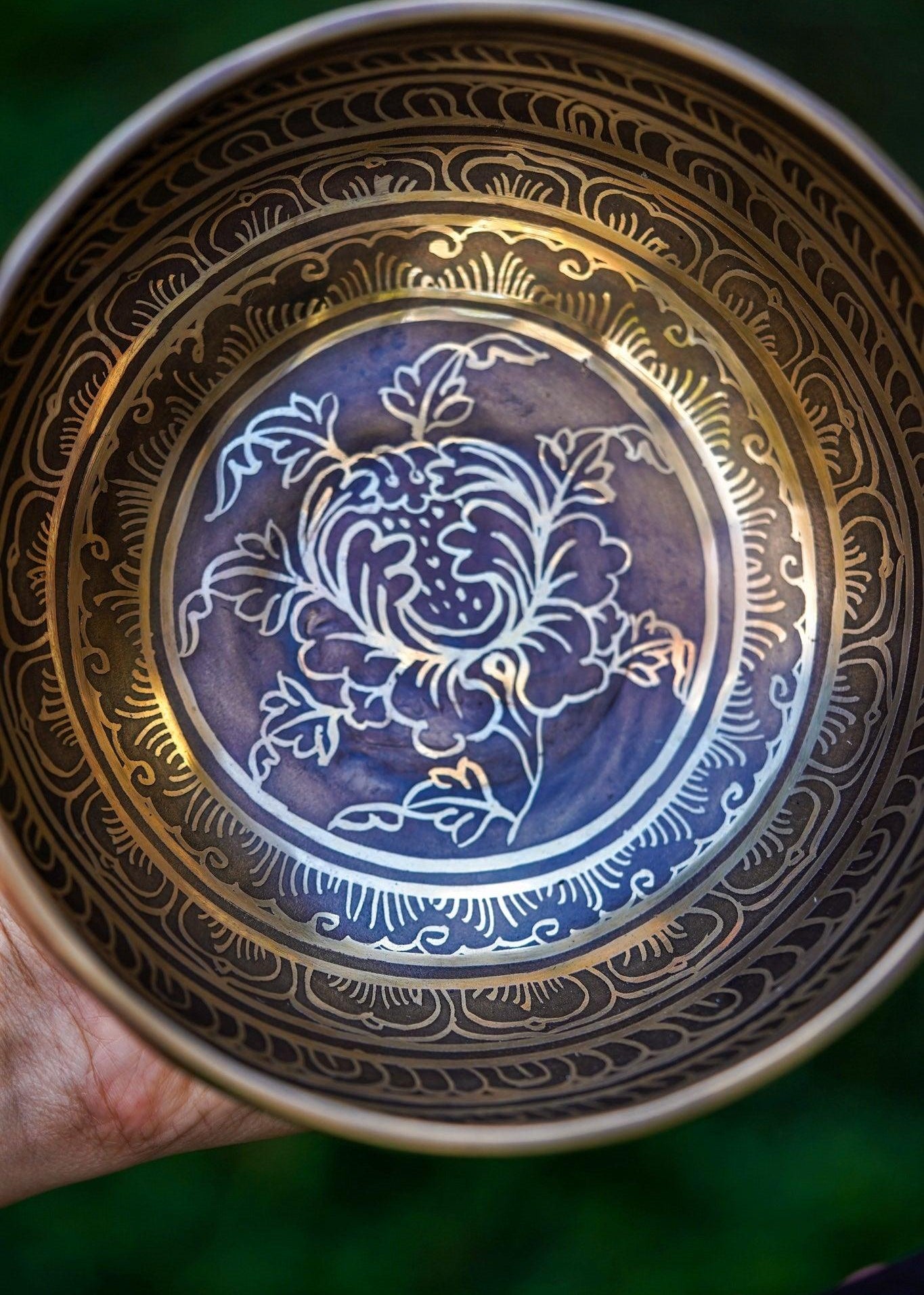 Lotus Singing Bowl - HimalayasShop