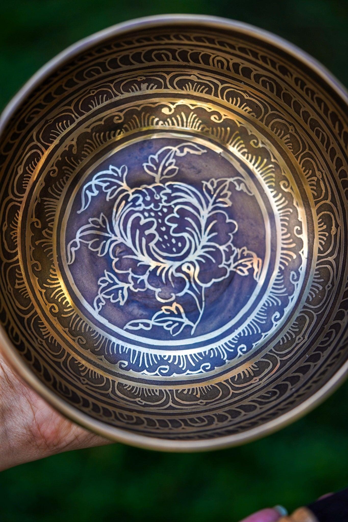 Lotus Singing Bowl - HimalayasShop