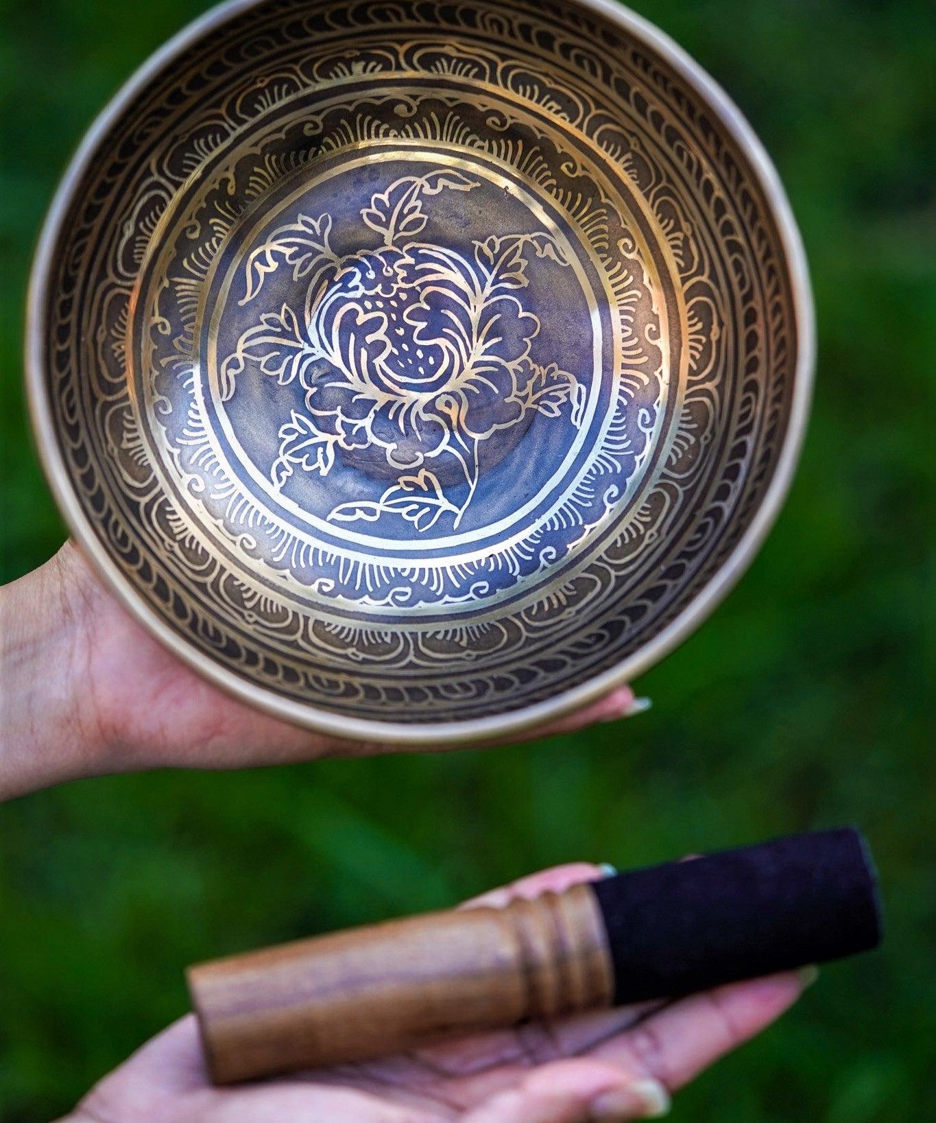 Lotus Singing Bowl - Himalayas Shop