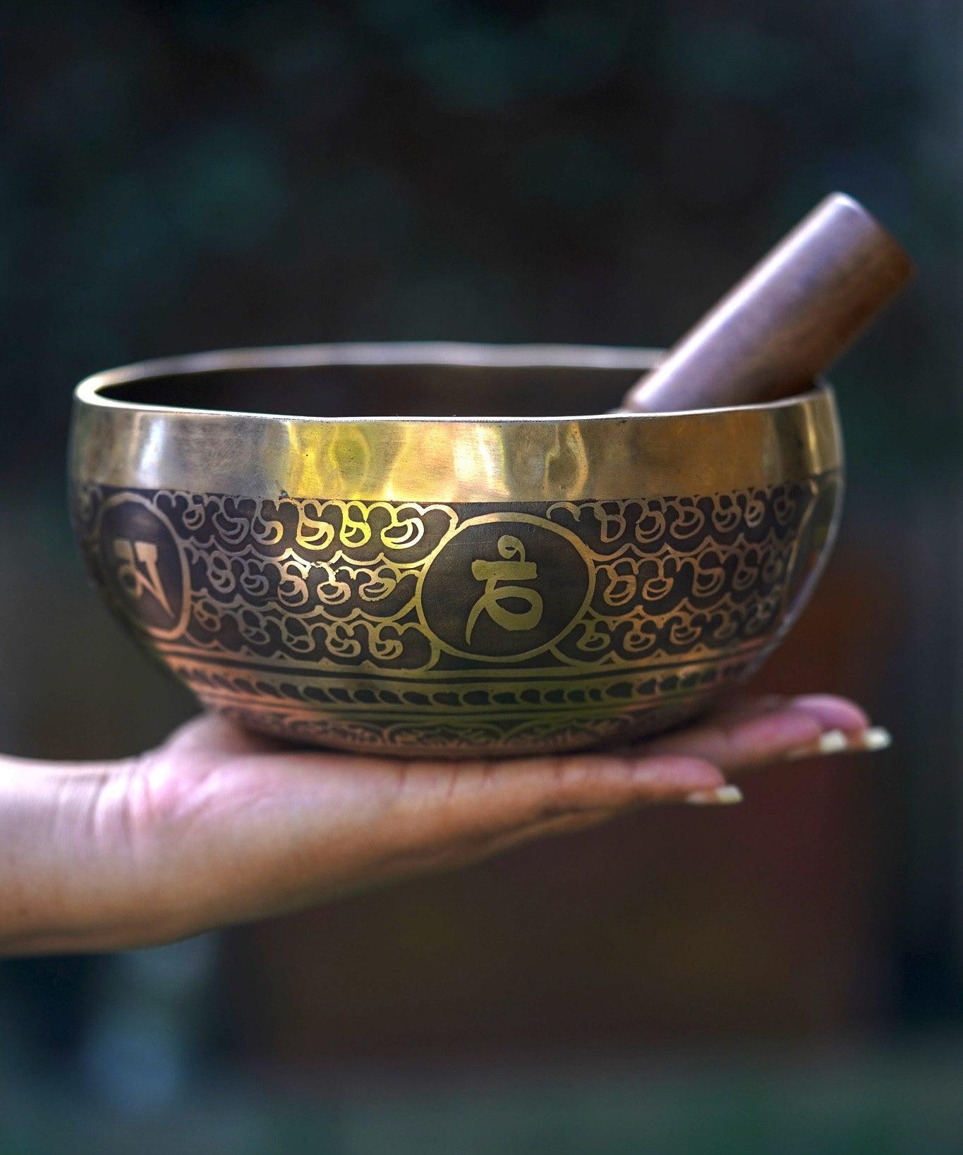 Lotus Singing Bowl - HimalayasShop