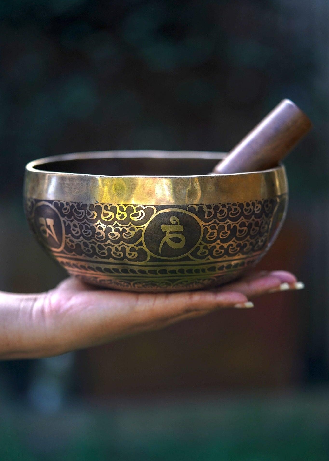 Lotus Singing Bowl - HimalayasShop