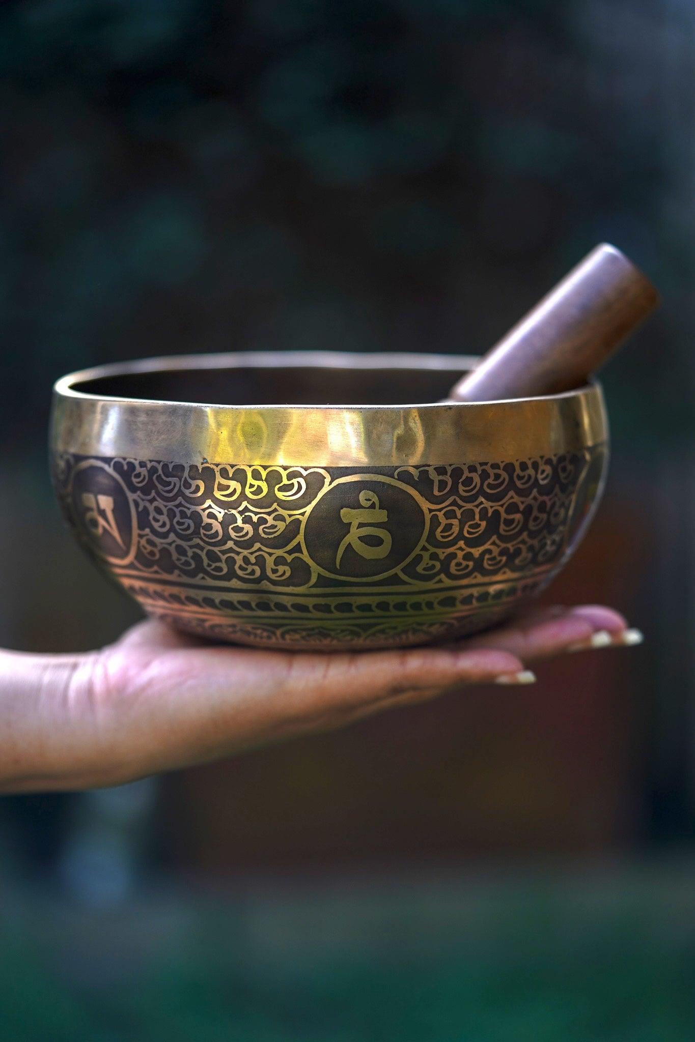 Lotus Singing Bowl - HimalayasShop