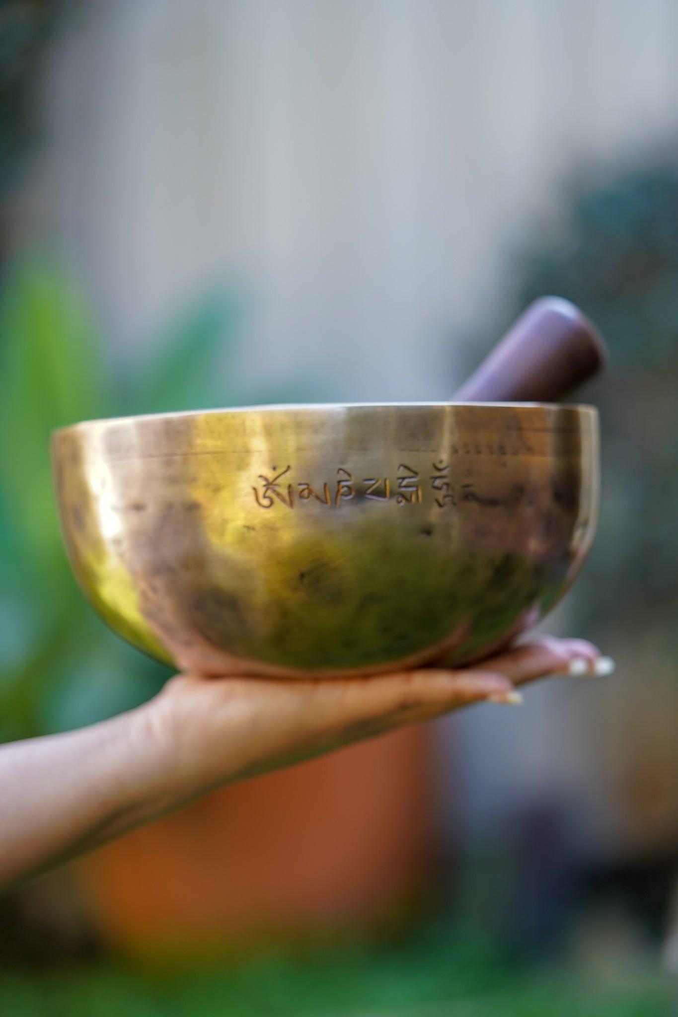 Handmade Tibetan Full Moon Singing Bowl from Himalayas 