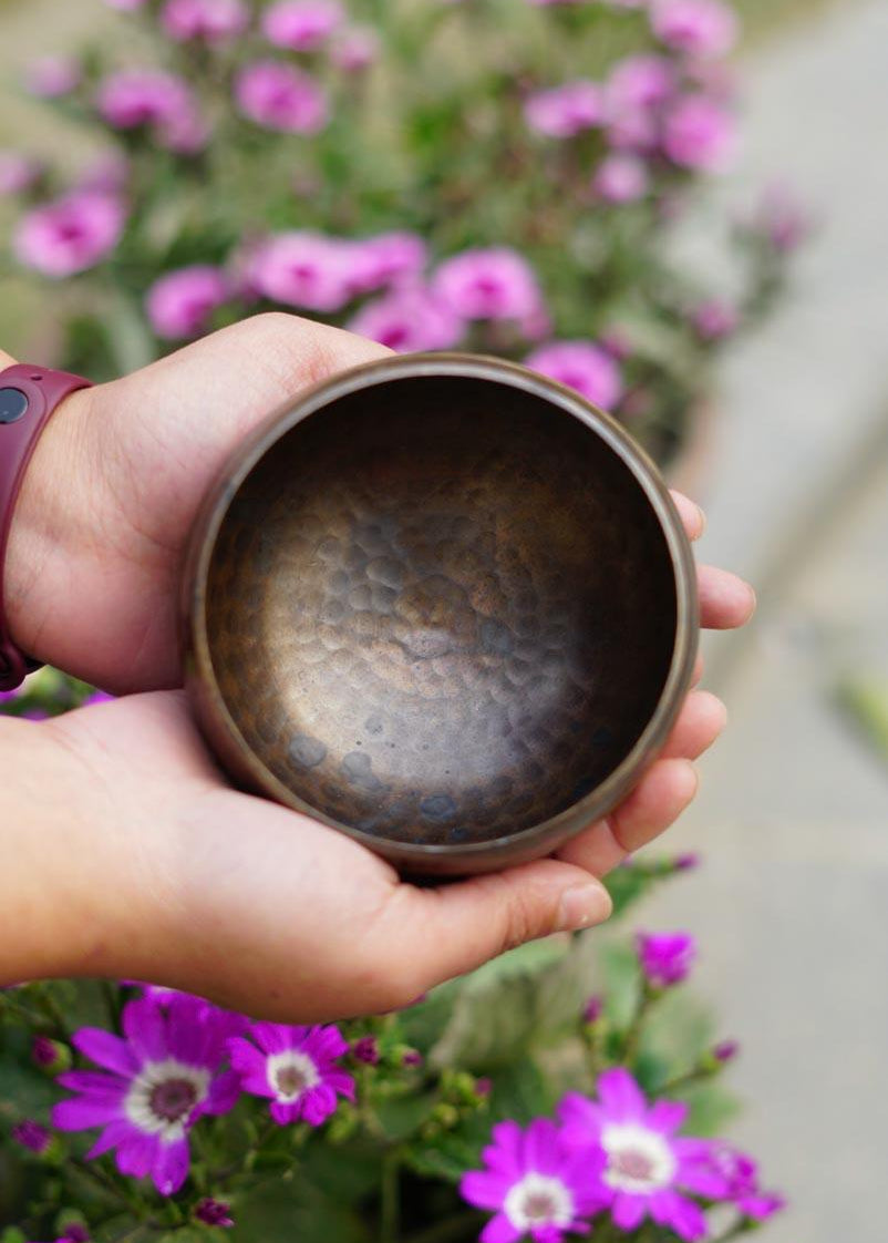 Dotted hammered singing bowl from Nepal