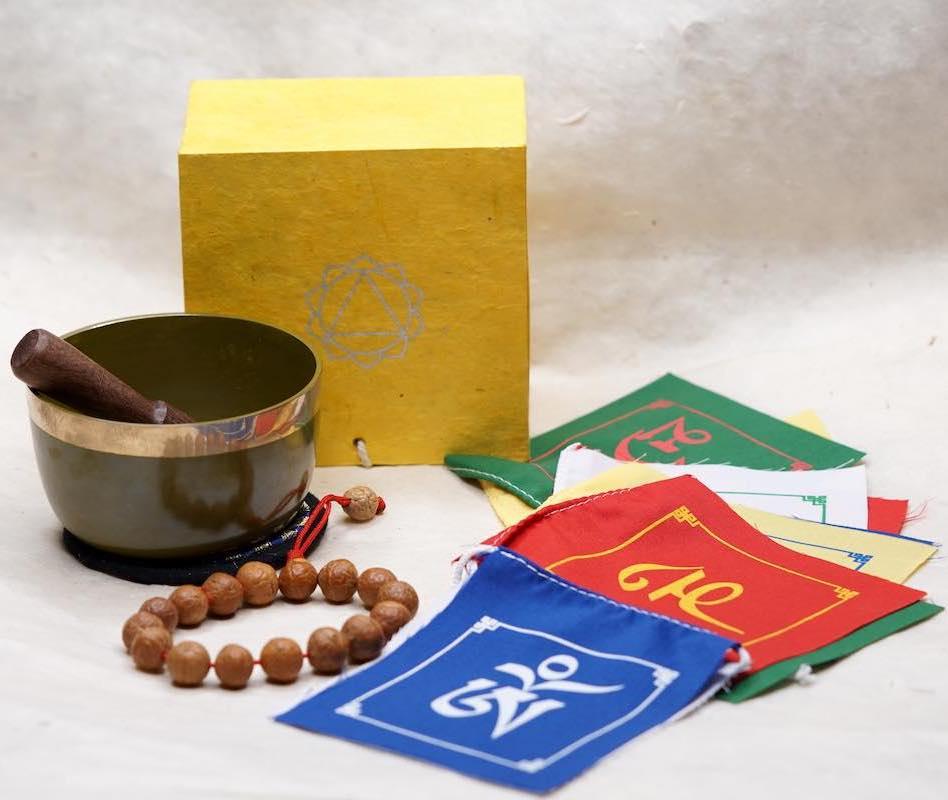 A meaningful gift set for Father's day that brings positive energy and emotional clarity, gift set include Chakra Singing bowl, prayer flag and Bodhi seed bracelet.