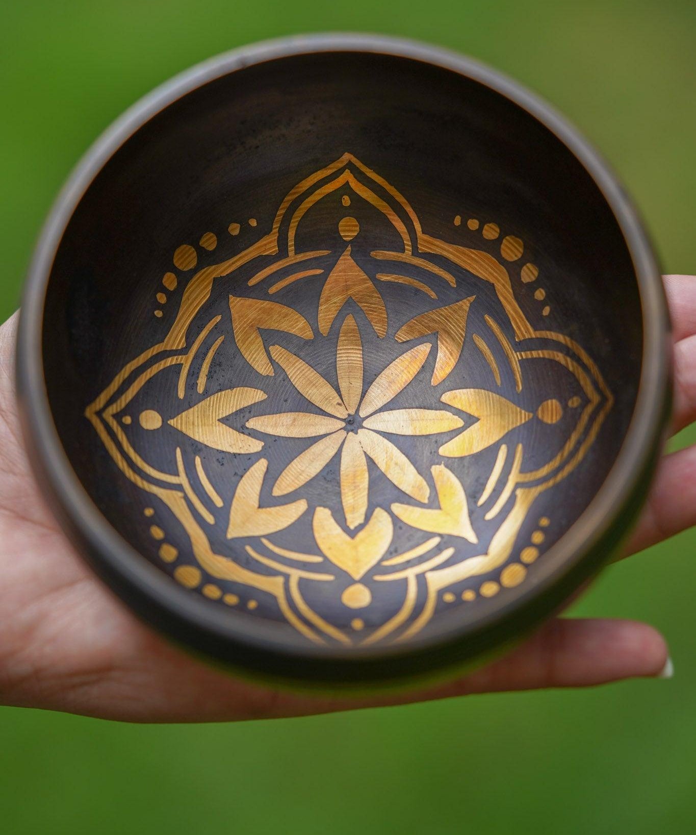 Tibetan Singing Bowl - Lotus Art