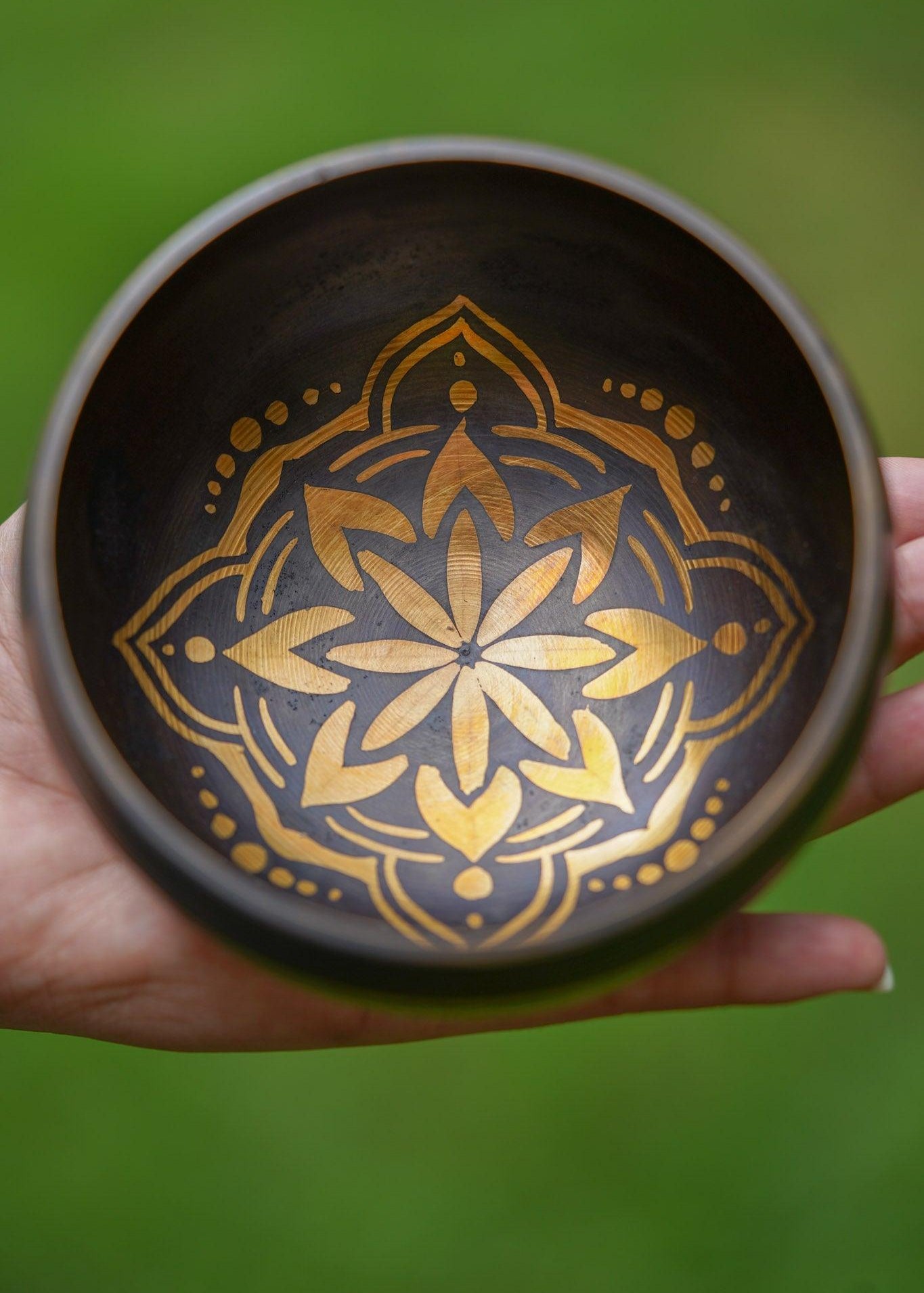 Tibetan Singing Bowl - Lotus Art