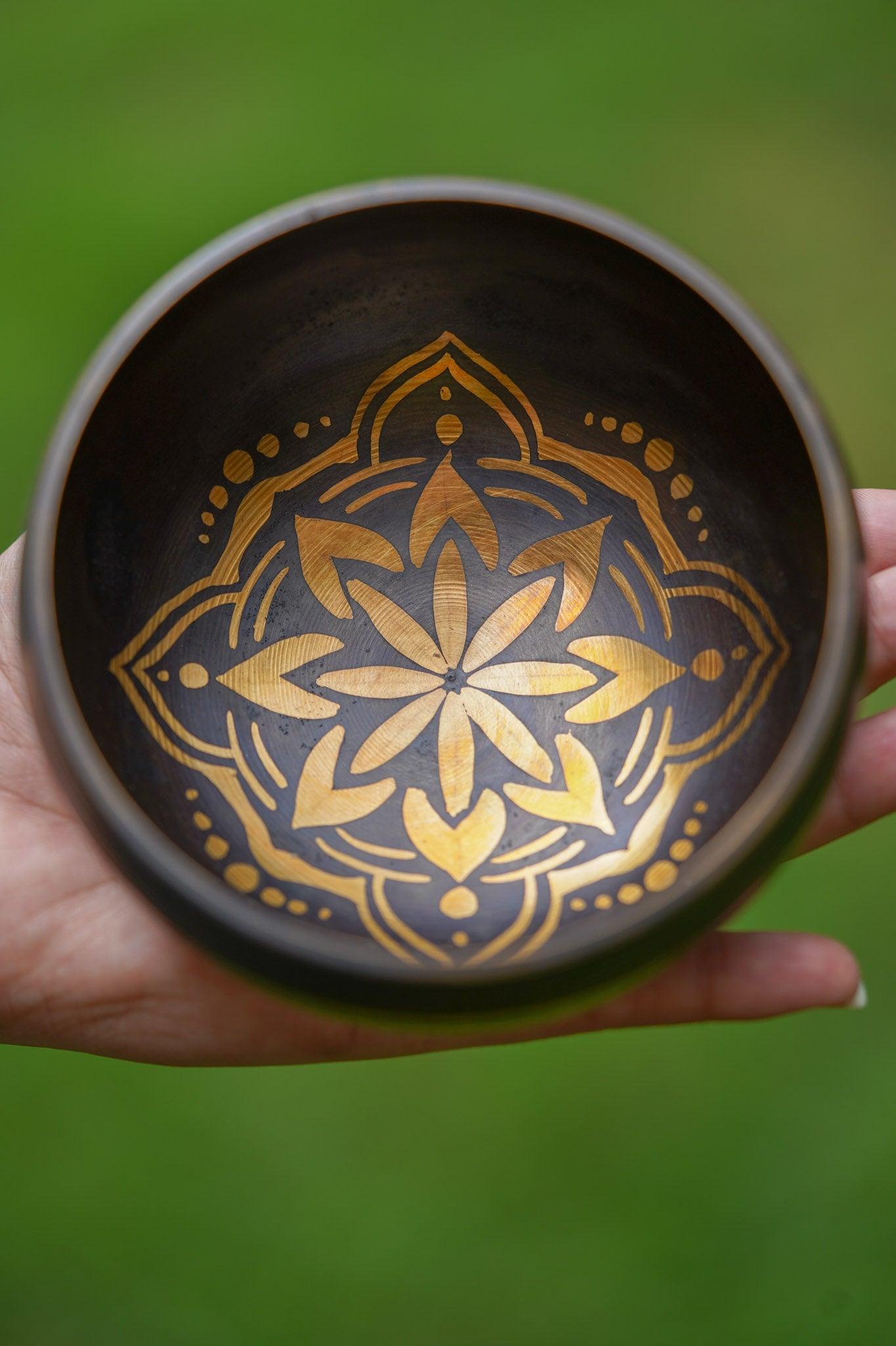 Tibetan Singing Bowl - Lotus Art