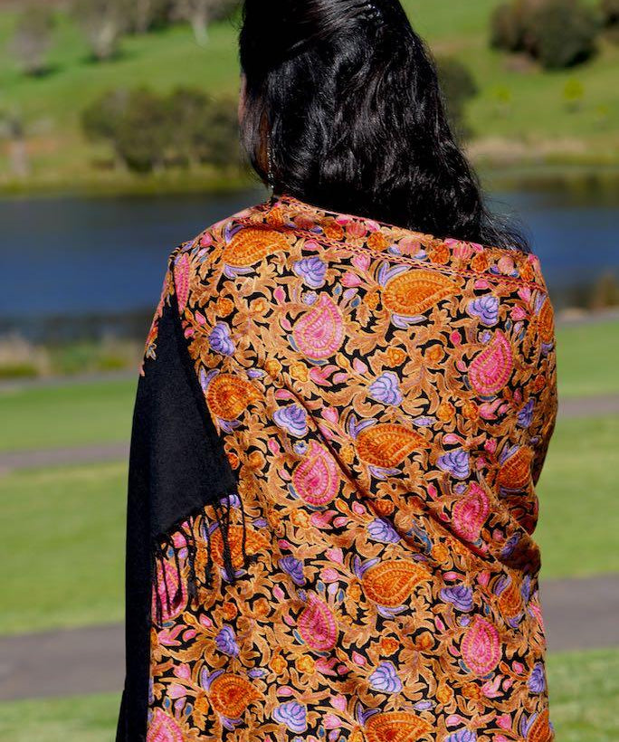 Heavy embroidery vintage paisley design pashmina shawl gives you a classic looks and gets everyone attention!