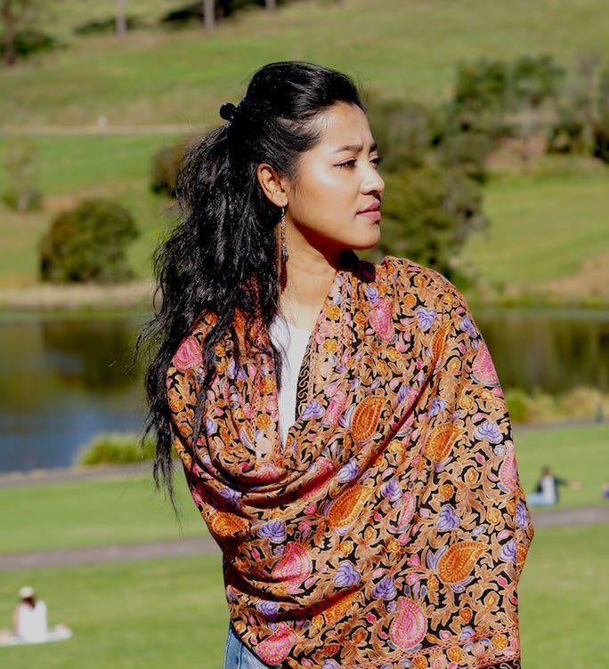 Heavy embroidery vintage paisley design pashmina shawl gives you a classic looks and gets everyone attention!