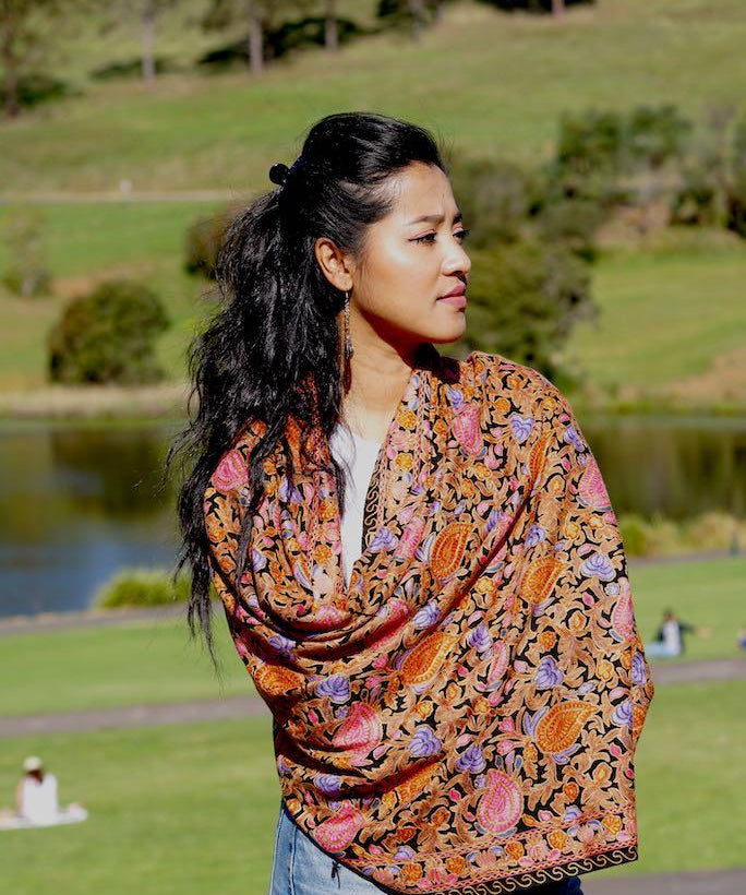 Heavy embroidery vintage paisley design pashmina shawl gives you a classic looks and gets everyone attention!