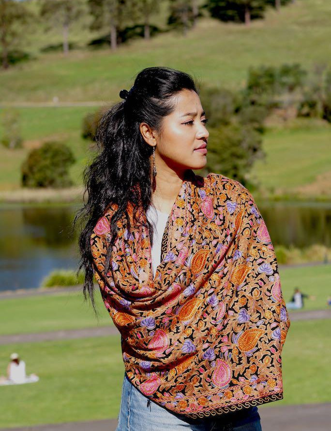 Heavy embroidery vintage paisley design pashmina shawl gives you a classic looks and gets everyone attention!