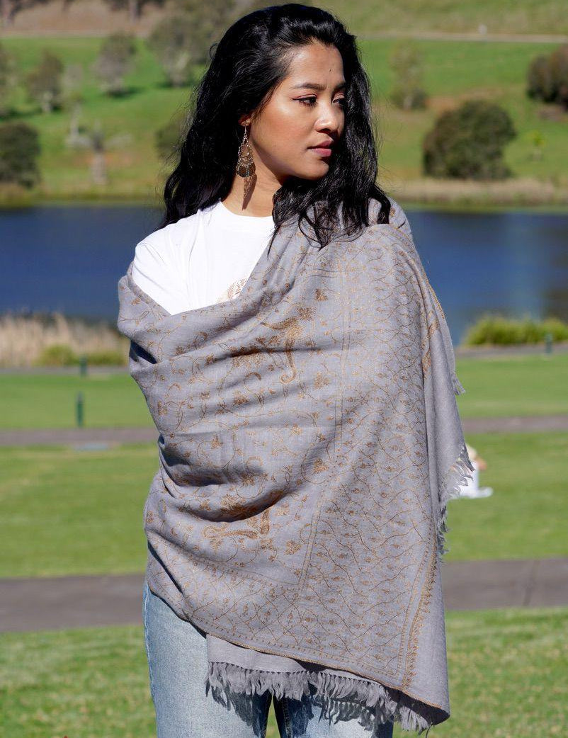 Lavender color pure pashmina shawl from Nepal for women. Pair it up with any attire for the classy look.