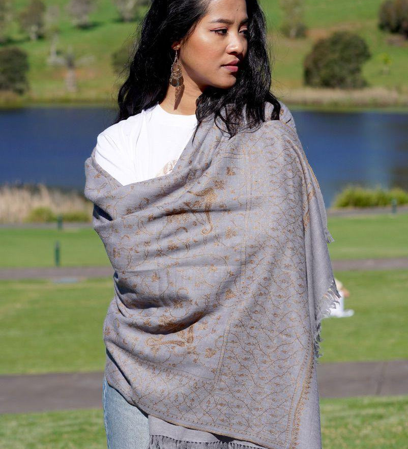 Lavender color pure pashmina shawl from Nepal for women. Pair it up with any attire for the classy look.