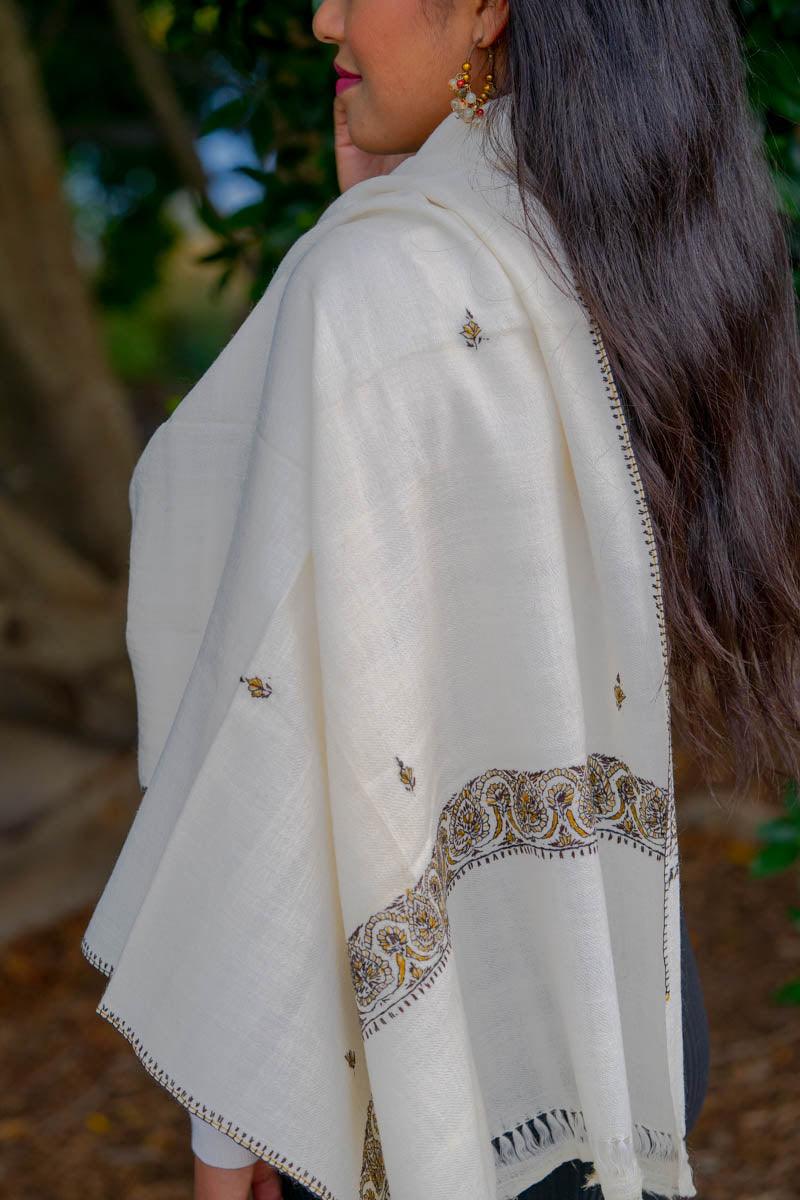 Stylish white Pashmina Shawl