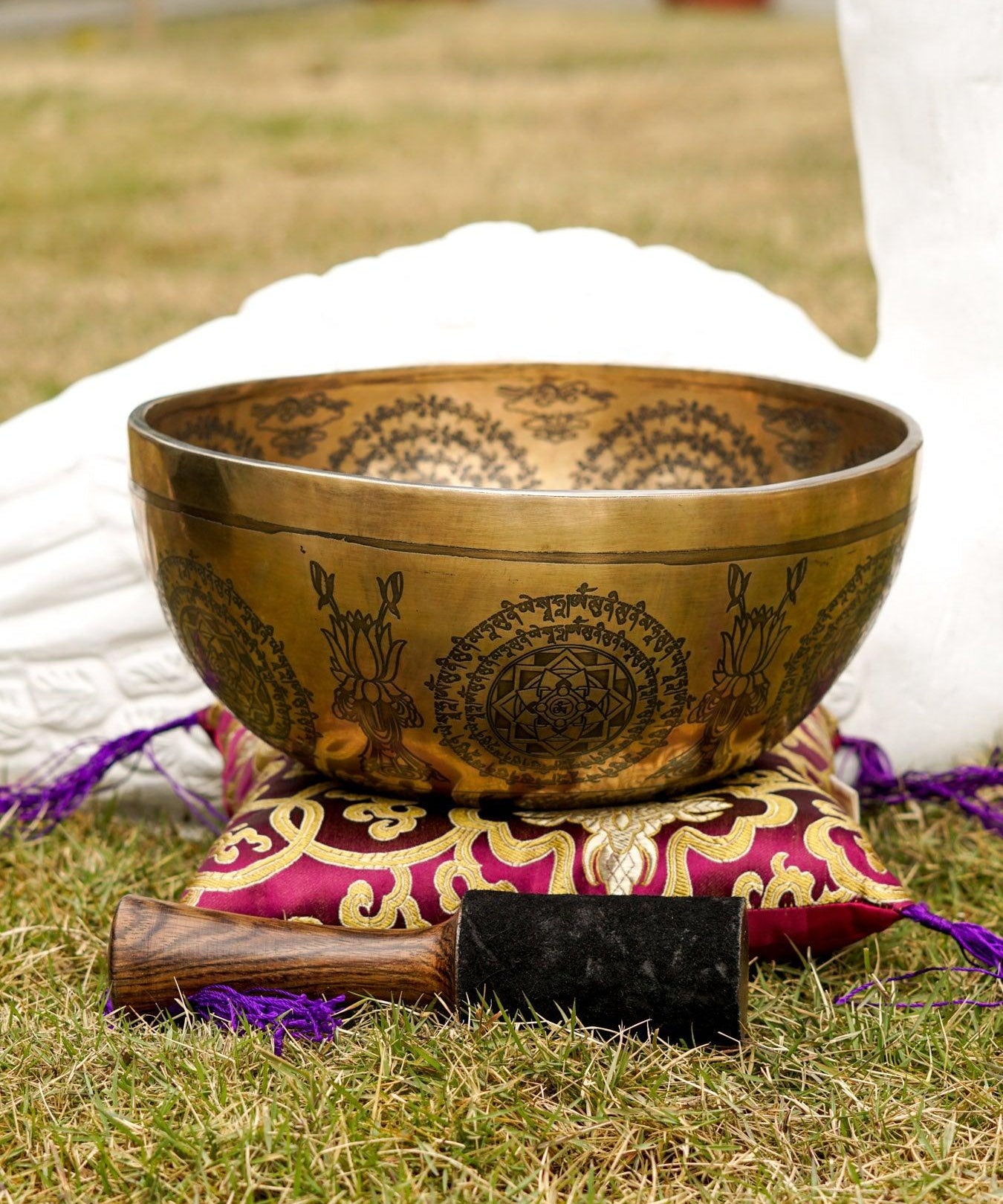 Maitreya Buddha Singing Bowl for Sound healing and meditation. Fine Art high Quality Singing Bowl