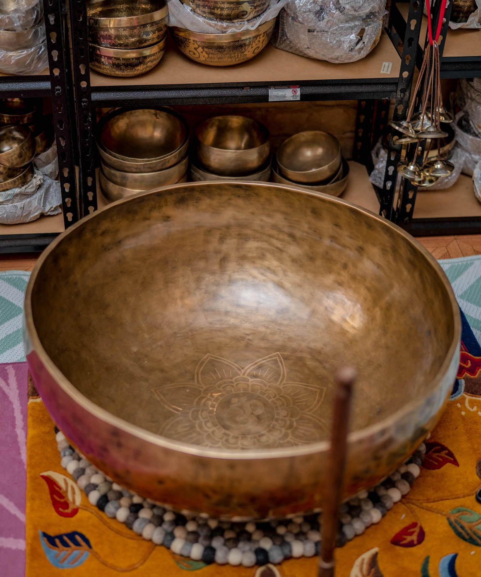 29-inch Singing Bowl from Himalayas - HimalayasShop