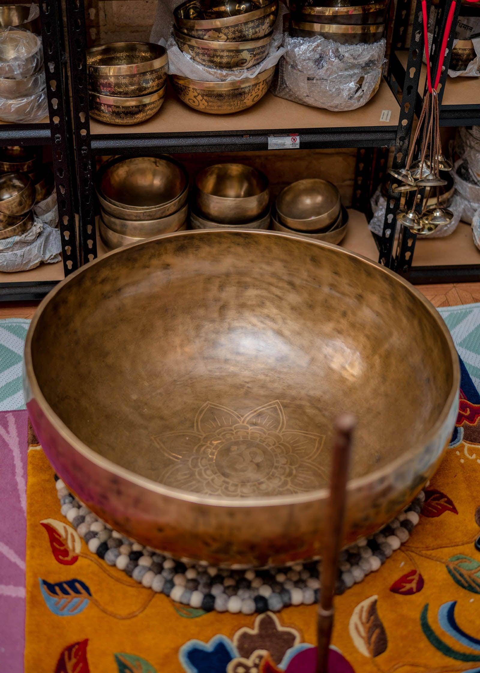 29-inch Singing Bowl from Himalayas - HimalayasShop