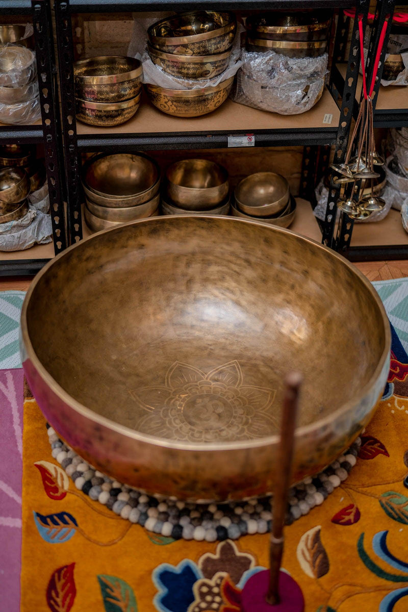 29-inch Singing Bowl from Himalayas - HimalayasShop