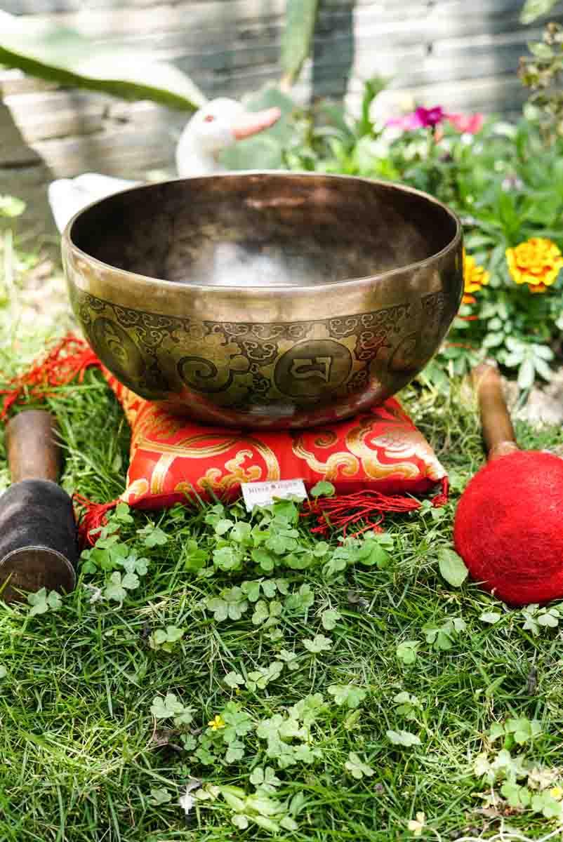 Cosmos Singing Bowl for sound healing and meditation