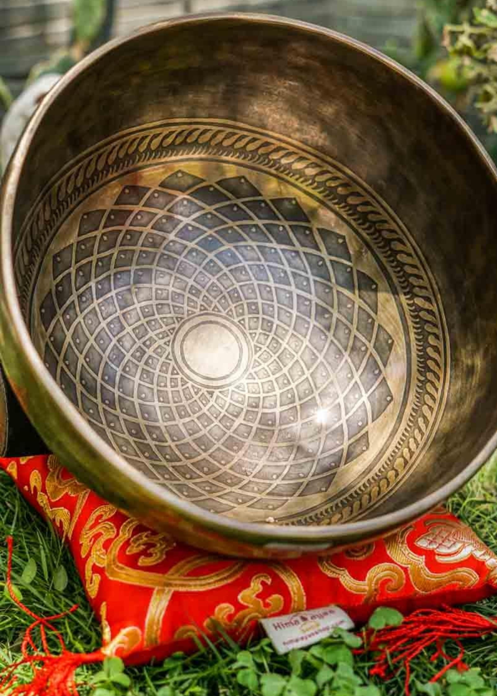 Cosmos Singing Bowl for sound healing and meditation