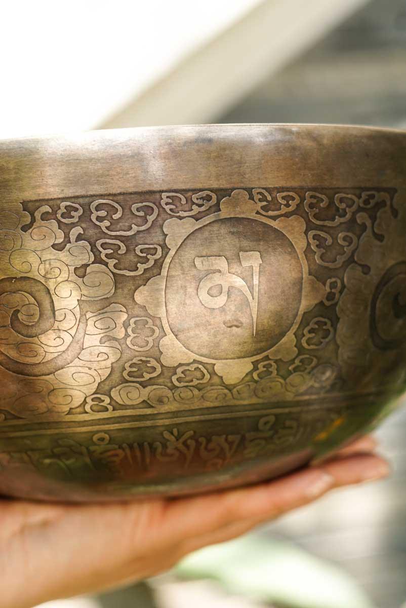 Cosmos Singing Bowl for sound healing and meditation