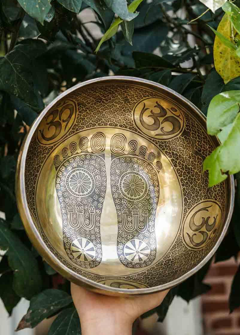 Singing Bowl for healing and meditation. It is also popularly known as Tibetan bowl and meditation bowl . Use it for sound healing, reiki and chakra balance also for meditation.