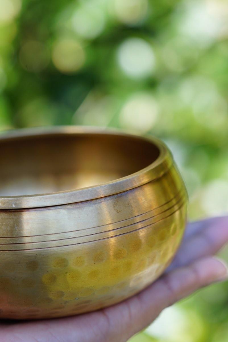 singing bowl for chakra healing and meditation